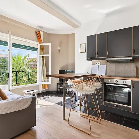 Cosy & Lumineux - 5 Min De La Apartman